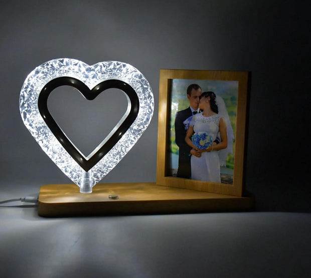 Lampada LED a Cuore con Cornice Portafoto – Design Romantico in Legno